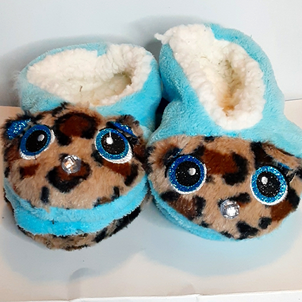 Blue Sparkly Leopard Slippers Size 7-3  🏷 NWT